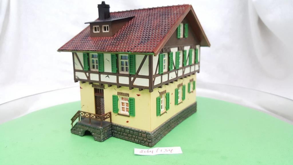 Vau-pe Ho 8155 Boerderijwoning in vakwerk stijl  1983, Hobby en Vrije tijd, Modeltreinen | H0, Overige merken, Gelijkstroom of Wisselstroom