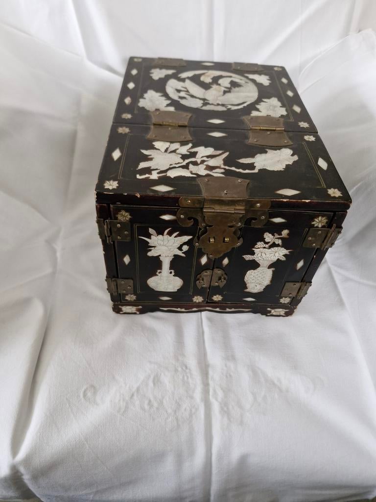 Antiek Chinees Palissander Sieradenkistje met Parelmoer, Antiek en Kunst, Ophalen