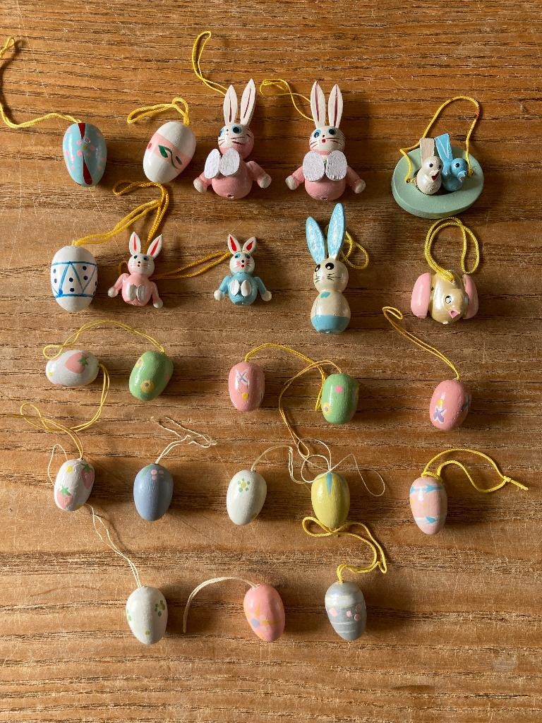 23 Paashangers houten pasen hout hanger paasdecoratie pastel, Ophalen of Verzenden, Zo goed als nieuw