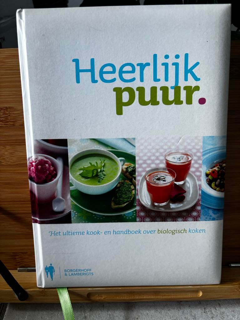 Heerlijk Puur - Biologisch Kookboek, Voorgerechten en Soepen, Ophalen of Verzenden, Zo goed als nieuw, Europa