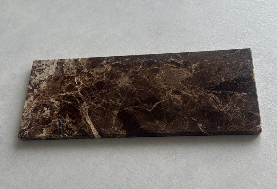 Marmeren plaat tray bruin 10x25 NIEUW, Ophalen of Verzenden, Nieuw, Glas of Kopje