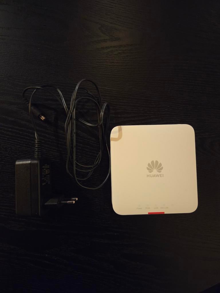 Huawei OptiXstar HN8010Ts-20, Ophalen of Verzenden, Gebruikt, Router, Huawei
