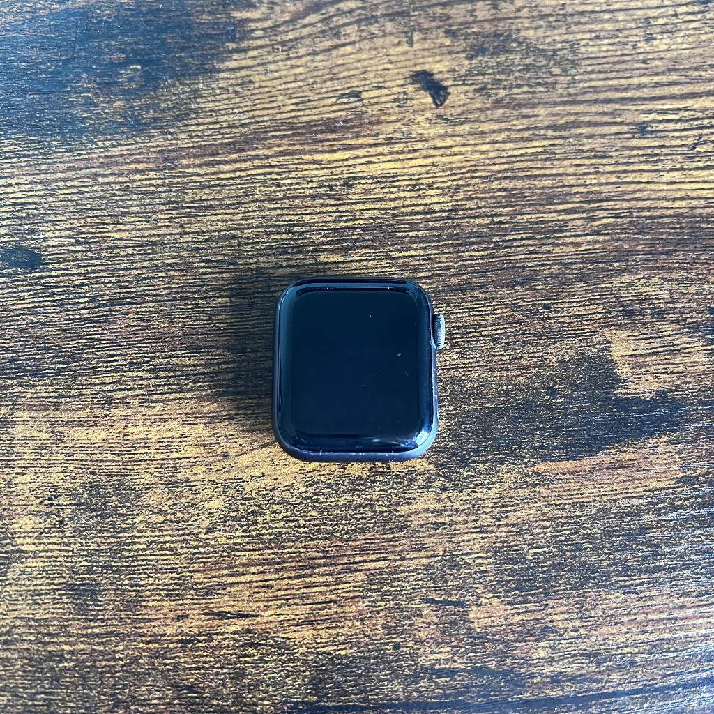 Apple Watch SE Space Gray Aluminum Case 40mm, Ophalen, Gebruikt, Apple Watch ⌚️, Zwart