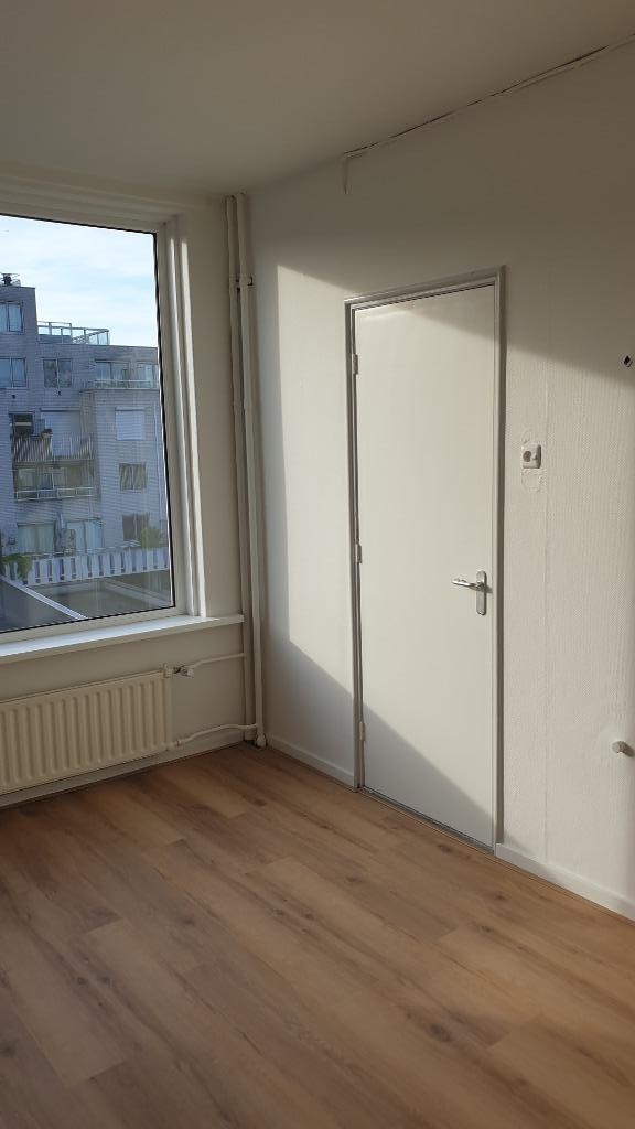 Schilder-, klus- en opruimbedrijf Milan en Place, Binnenschilderwerk