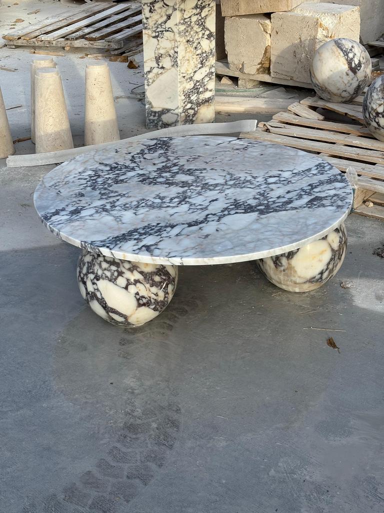 Calacatta salontafel met bollen - 90cm, Ophalen, 50 tot 100 cm, Rond, Zo goed als nieuw
