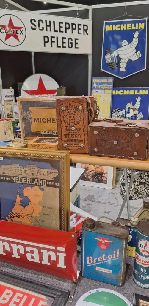 Huis vol vintage heeft veel oude garage olieblikken te koop., Ophalen of Verzenden, Gebruikt, Overige, Overige merken