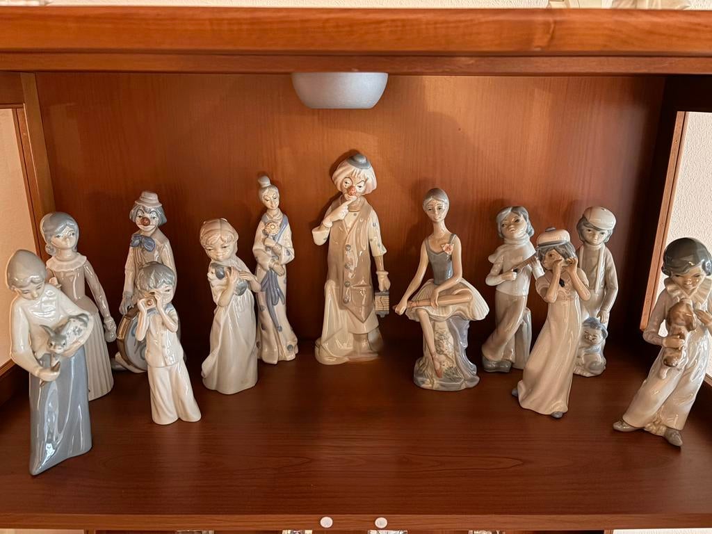 CasAdes Porselain Beeldjes Collectie, Ophalen