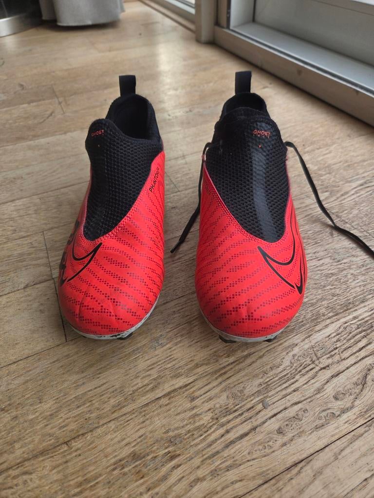 Voetbalschoenen met handtekening Sylla Sow, Maat XS of kleiner, Ophalen of Verzenden, Gebruikt, Schoenen