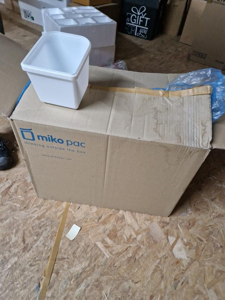 2½ liter ijsbakken, Doe-het-zelf en Verbouw, Kratten en Dozen, Ophalen, Doos, Minder dan 40 cm, Nieuw