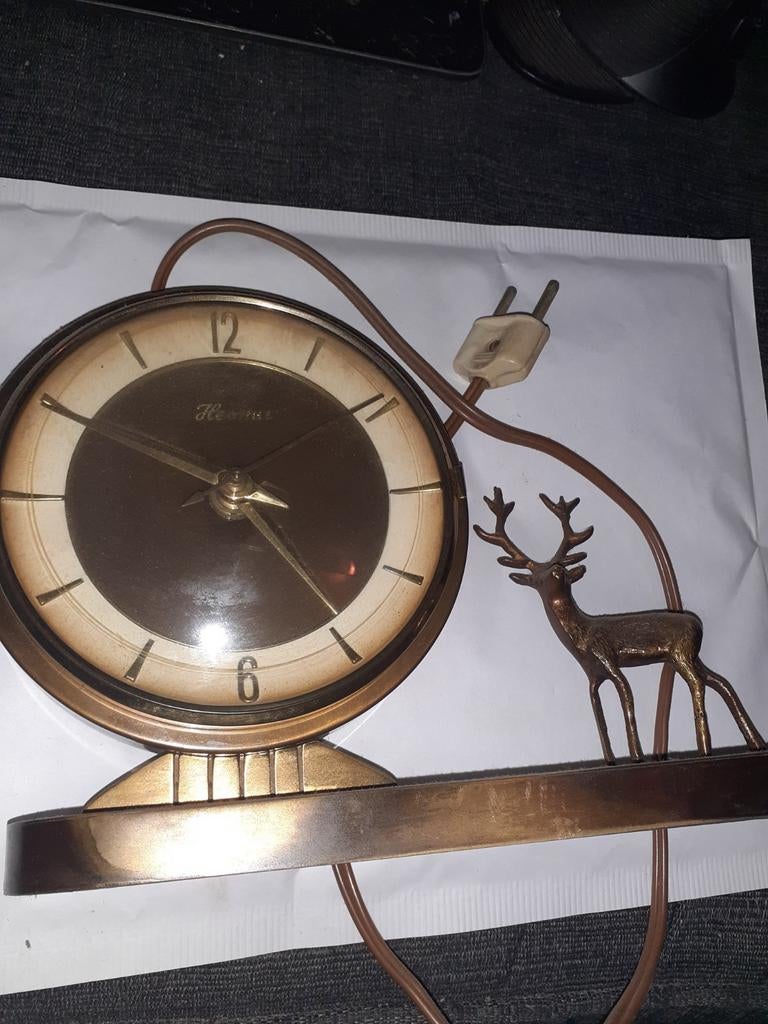Vintage Hesma Wandklok met Hert Ornament, Antiek en Kunst, Antiek | Klokken, Ophalen of Verzenden