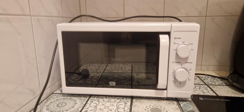 SB Magnetron - Zo goed als nieuw!, Minder dan 45 cm, Grill, Ophalen of Verzenden, Draaiplateau
