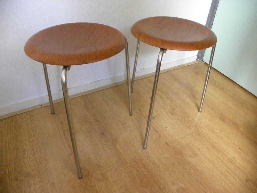 DOT Krukjes van Arne Jacobsen voor Fritz Hansen 1968, Huis en Inrichting, Krukjes, Zo goed als nieuw, Hout, Ophalen of Verzenden