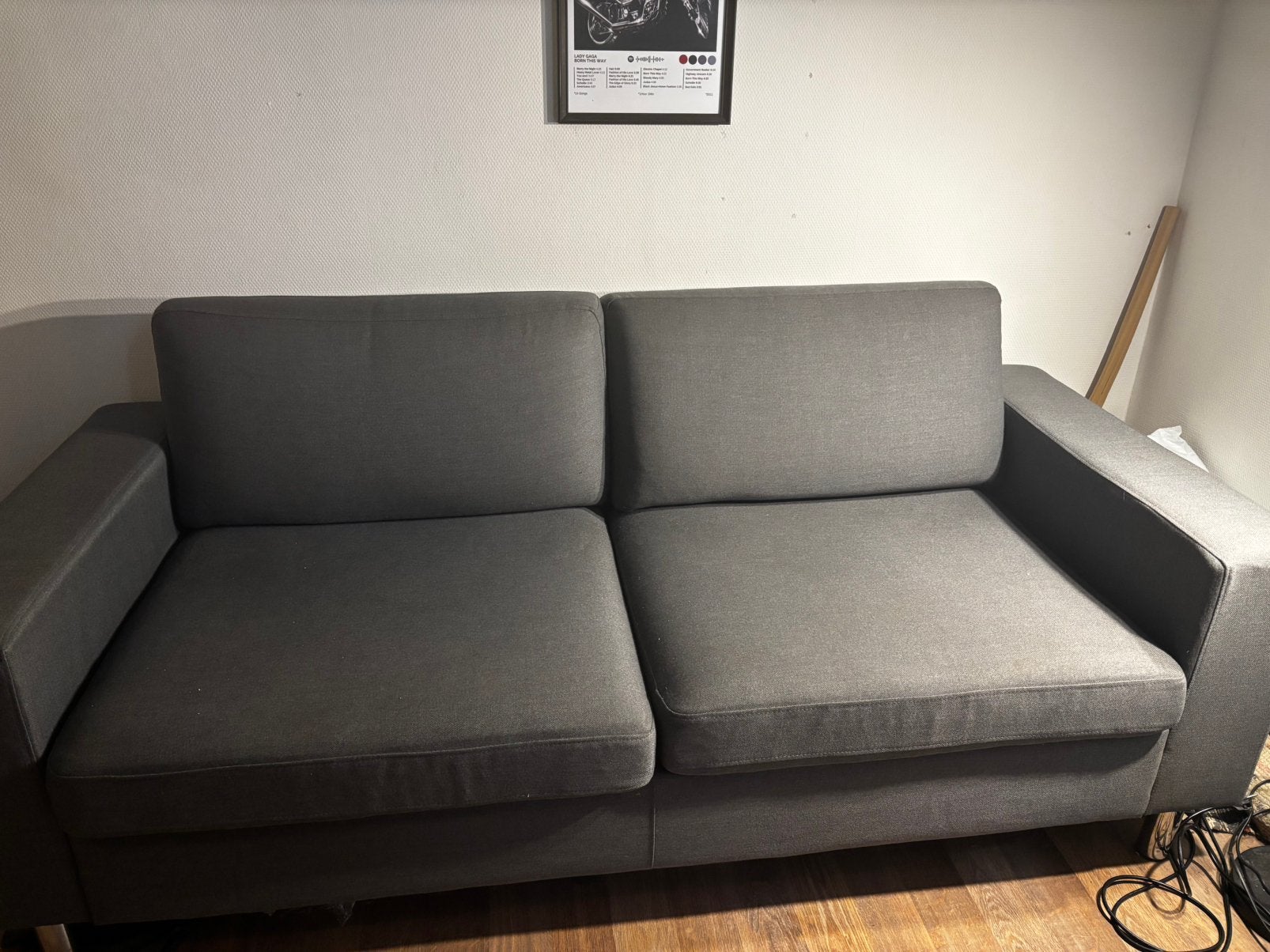 Nette stoffen grijze bank 200 x 85 cm, Huis en Inrichting, Banken | Bankstellen, Ophalen, Tweepersoons, 75 tot 100 cm, Zo goed als nieuw