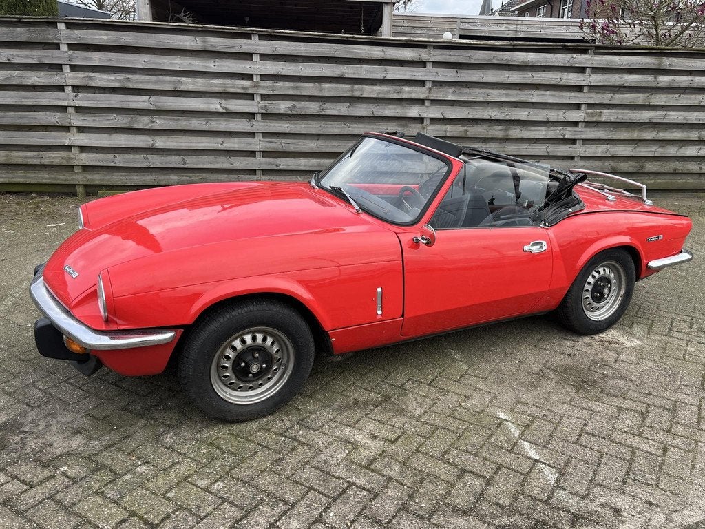 Triumph MK IV 1300 soft top Poor men's Jaguar E type!, Auto's, Triumph, 1296 cc, Gebruikt, Cabriolet, 61 pk
