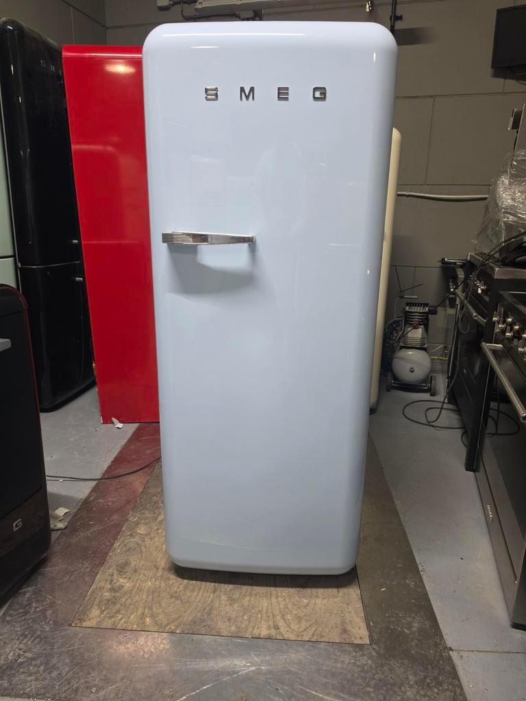 SMEG KOELKAST BABYBLAUW(inclusief bezorgen), Witgoed en Apparatuur, Koelkasten en IJskasten, Ophalen, 200 liter of meer, 160 cm of meer