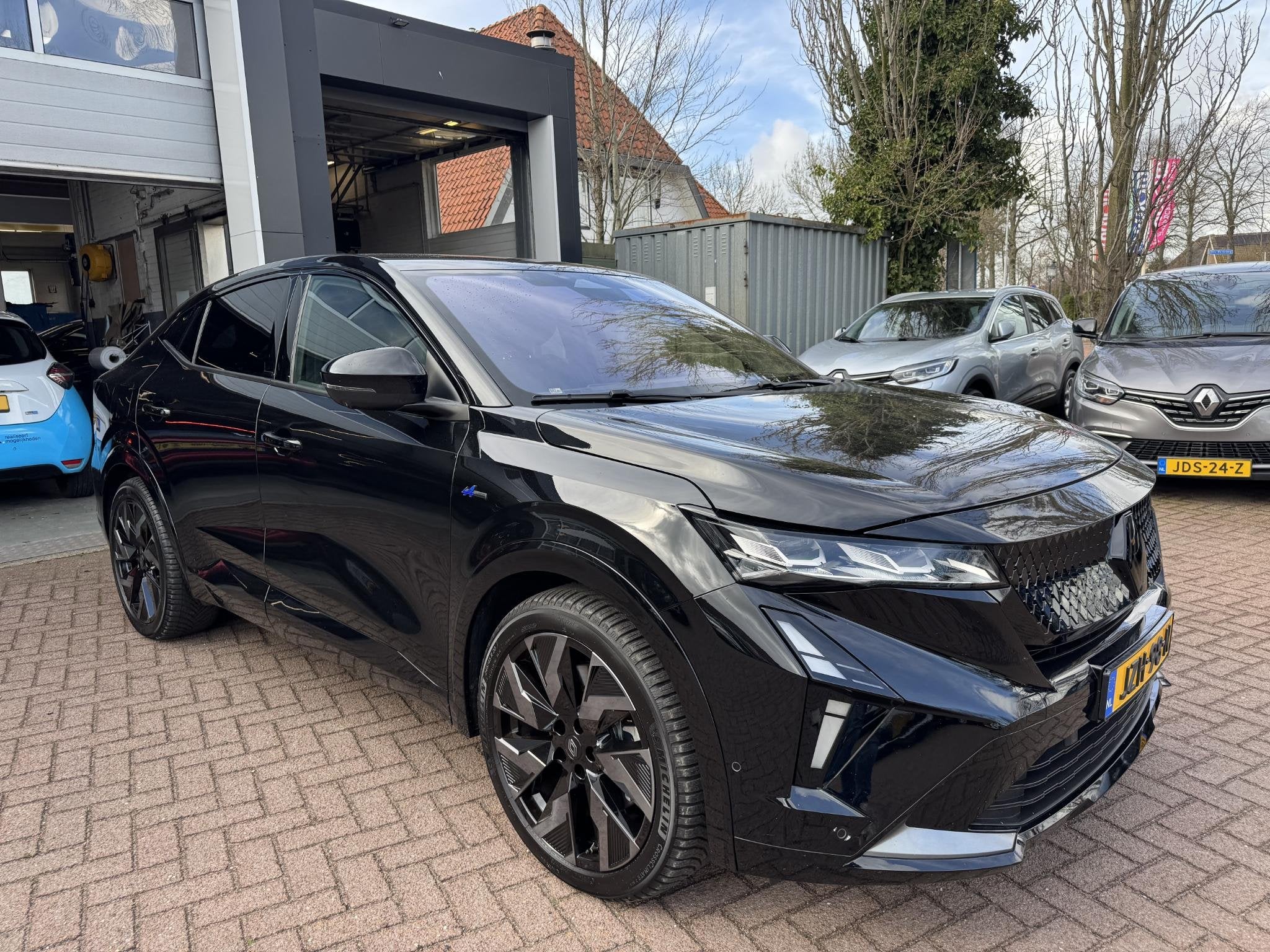 Renault Rafale 1.2 E-Tech 4x4 plug-in hybrid 300 esprit Alpi, Auto's, Renault, Automaat, Gebruikt, 1199 cc, Zwart
