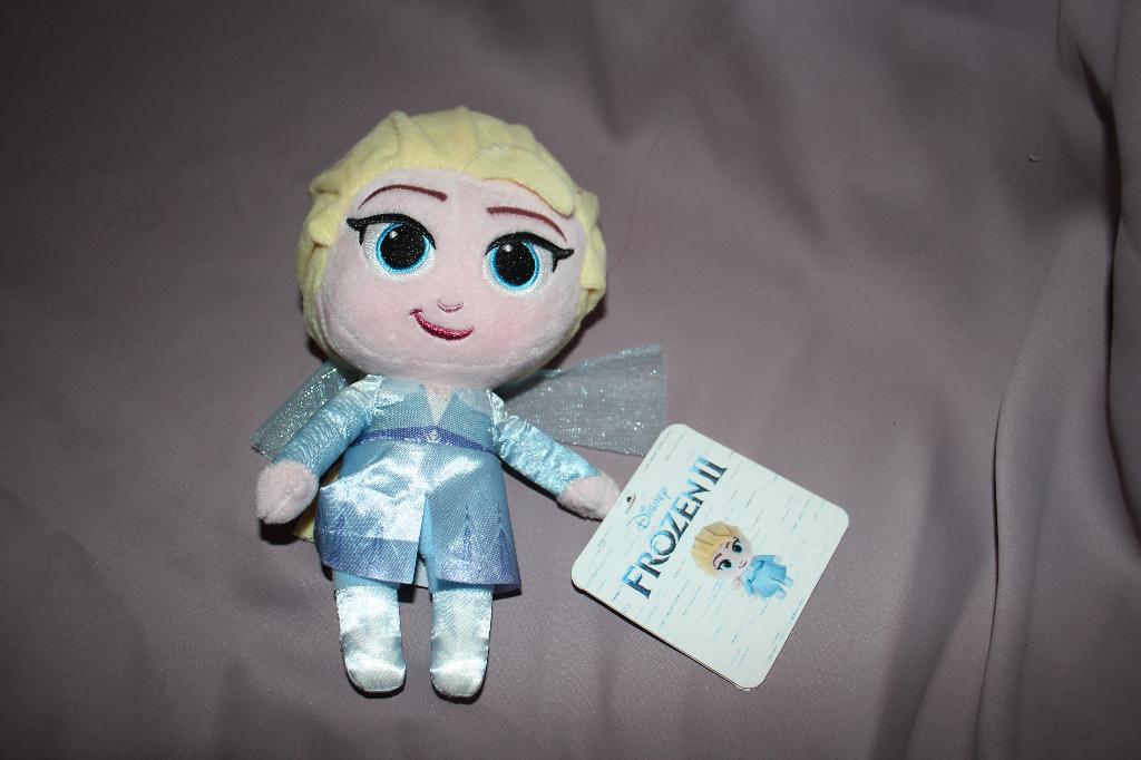 Nieuw Elsa frozen knuffel - 20cm, Kinderen en Baby's, Speelgoed | Knuffels en Pluche, Disney, Disney, Overige typen, Blauw