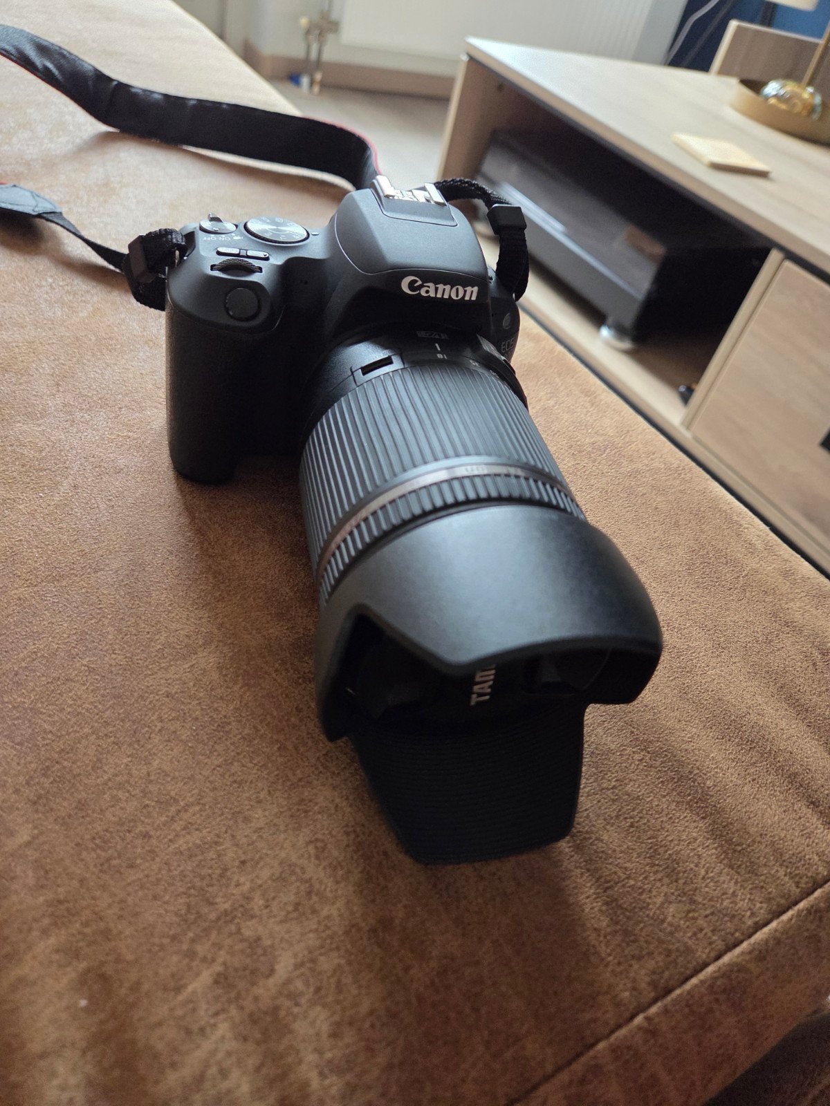 Canon EOS 200D met Tamron 18-200mm f/3.5-6.3 Di II VC, Audio, Tv en Foto, Fotografie | Lenzen en Objectieven, Zo goed als nieuw