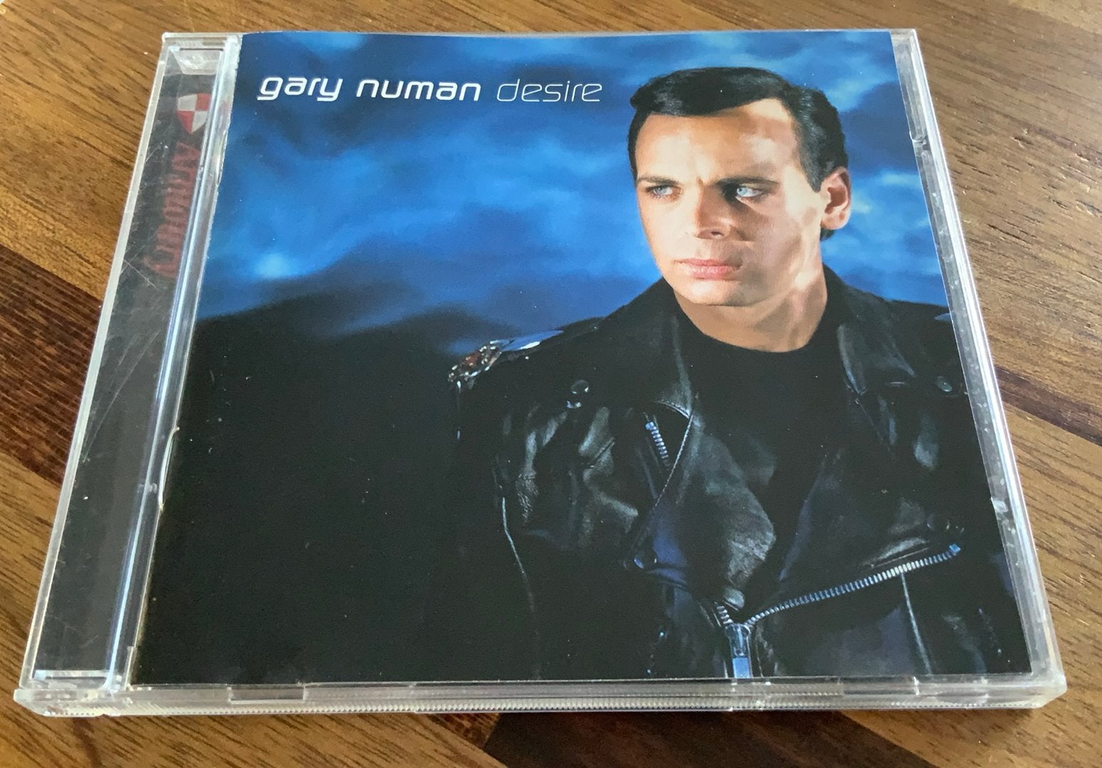 CD GARY NUMAN DESIRE 2001 ARMOURY RECORDS GERMANY NEW WAVE, Cd's en Dvd's, Inclusief boekje, Gebruikt, Verzenden, Electro