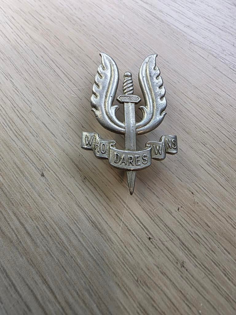 SAS baret speld. Belgisch ?, Ophalen of Verzenden, Luchtmacht, Overige gebieden, Embleem of Badge