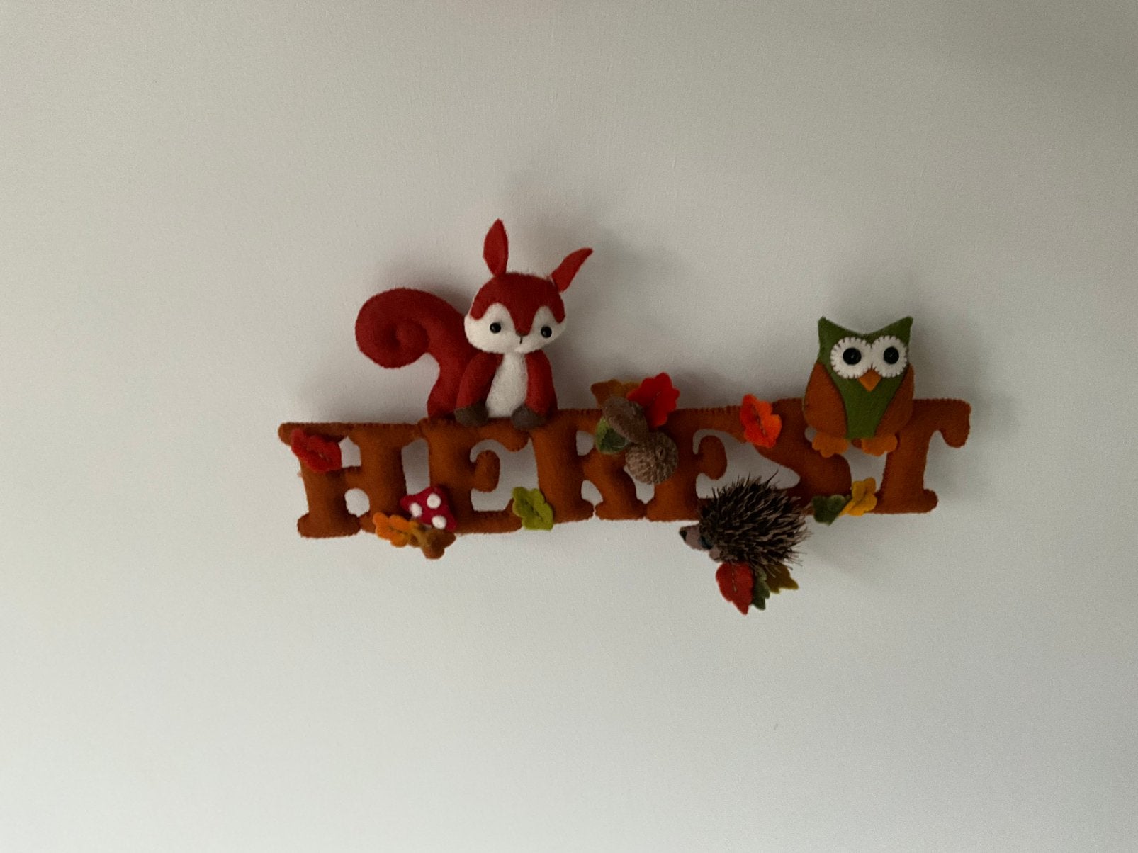 Herfst hanger van vilt, Ophalen of Verzenden, Zo goed als nieuw, Figuurtje(s), Wolvilt
