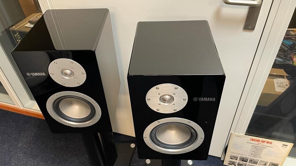 Yamaha NS-3000 + SPS-3000 Speaker Stands - ZGAN, Studiomonitor, ., Yamaha, Ophalen of Verzenden