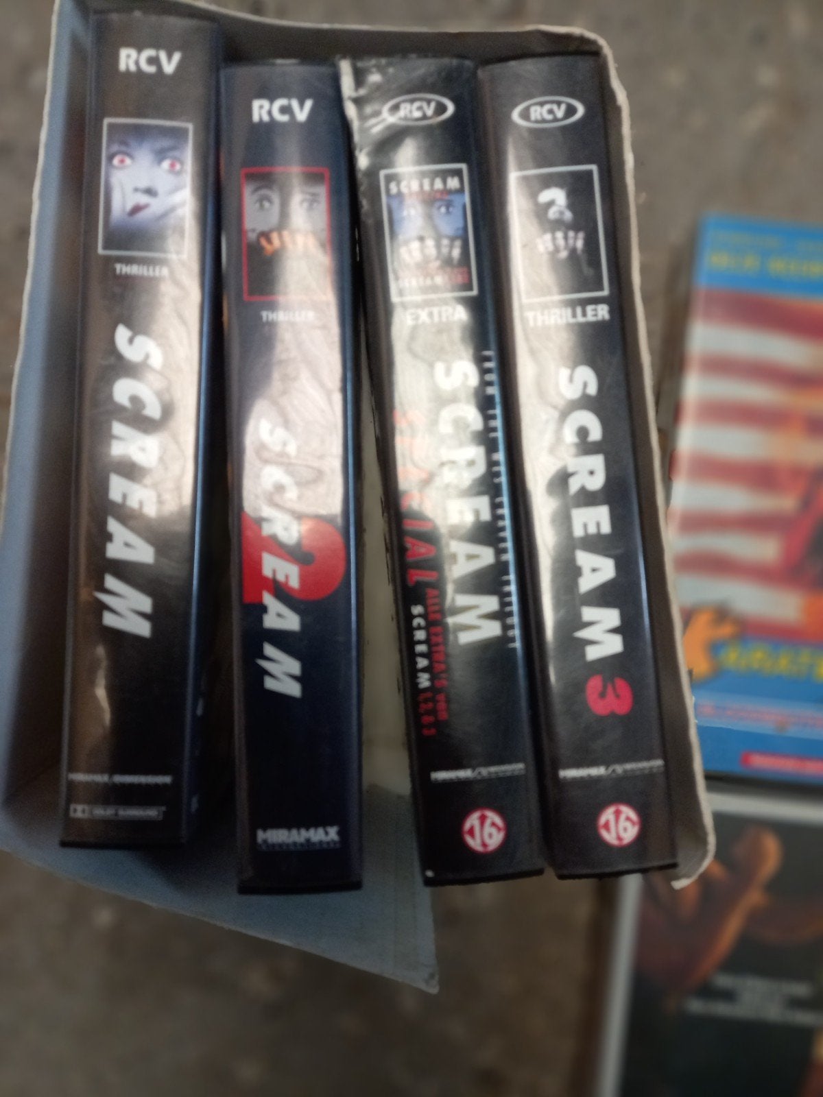 Te koop 12 videobanden vhs, Cd's en Dvd's, VHS | Film, Vanaf 16 jaar, Ophalen of Verzenden, Gebruikt, Horror