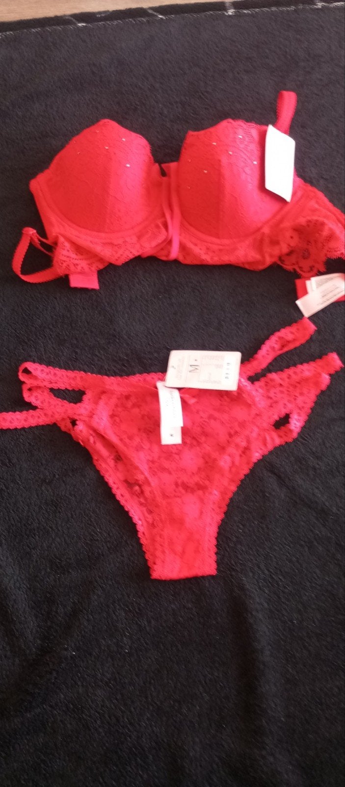 Nieuwe Lingerie van Hunkemöller maat 38, Ophalen of Verzenden, Rood