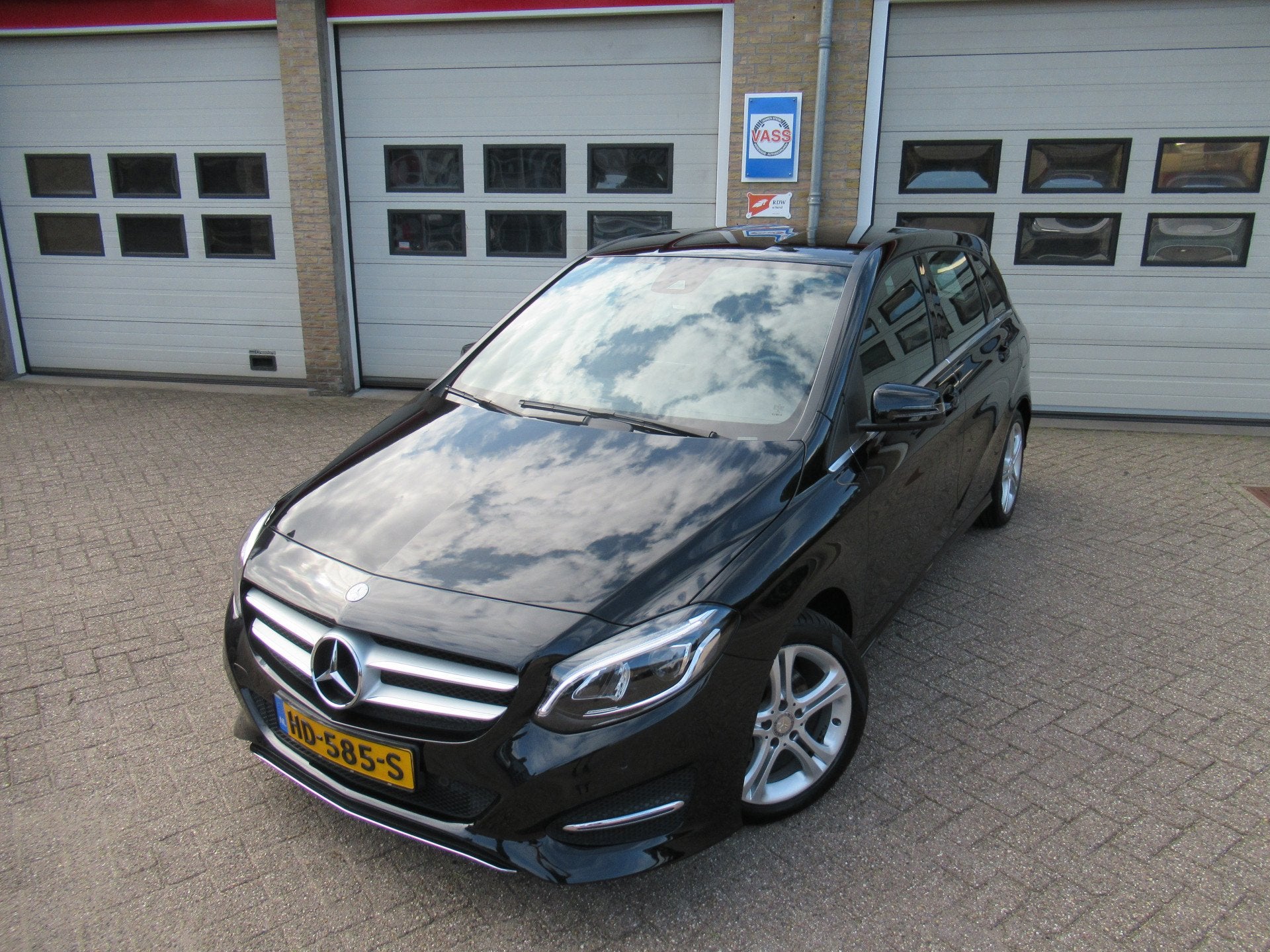 Mercedes-Benz B-Klasse 180 Prestige (bj 2015, automaat), Auto's, Mercedes-Benz, 1325 kg, Gebruikt, Euro 6, 4 cilinders