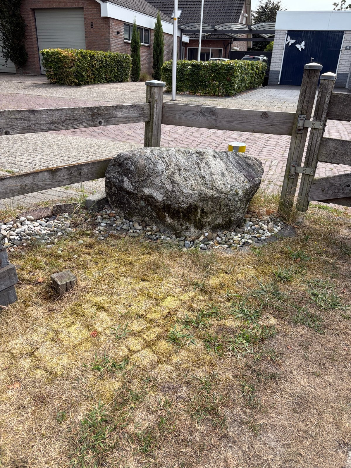 Gratis 2 hele grote keien, Tuin en Terras, Grind, Keien en Split, Ophalen, Gebruikt, Grijs, Kei
