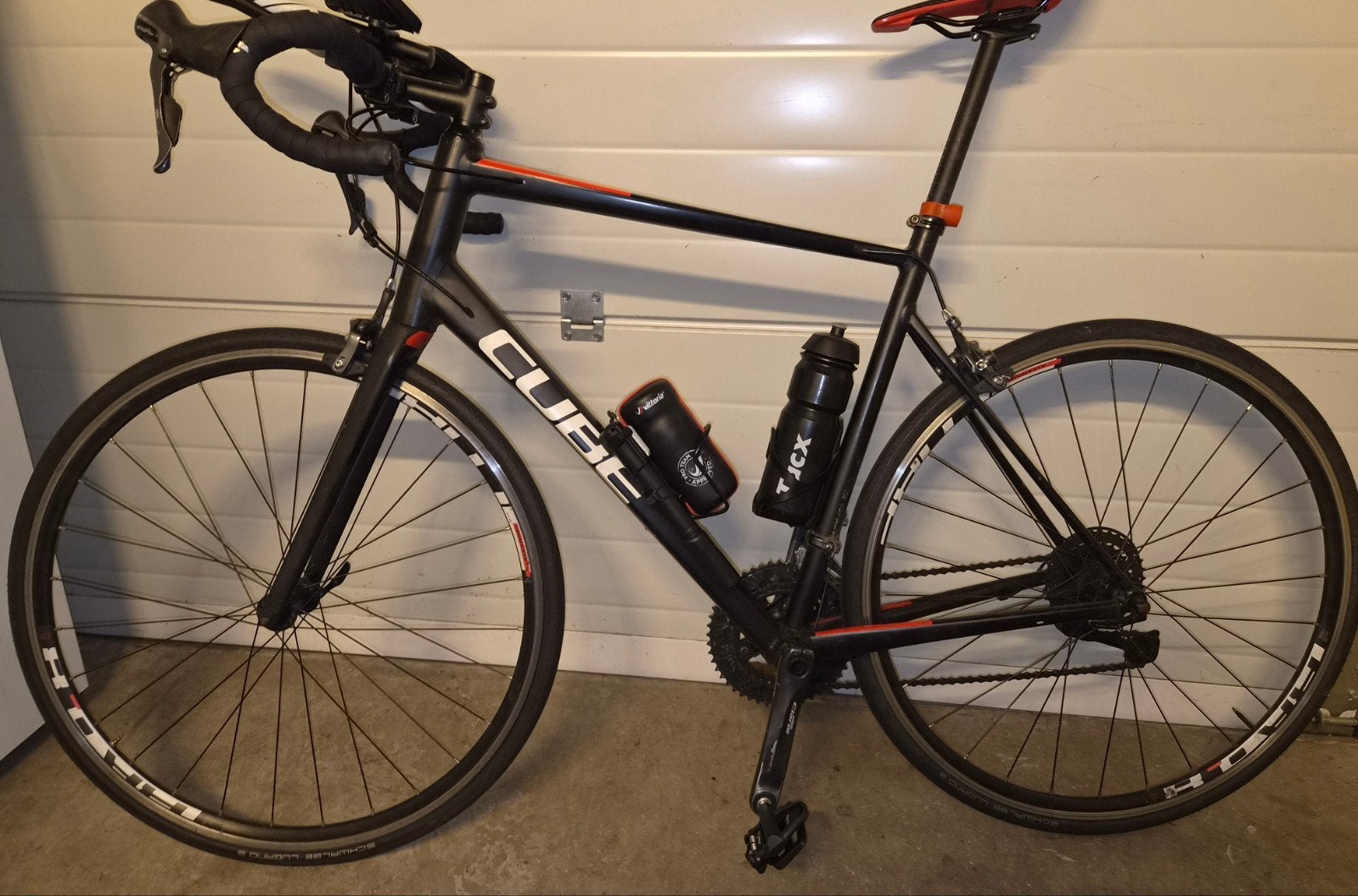 Cube racefiets, Attain 2019, 28 inch, Velgrem, Aluminium, Zo goed als nieuw