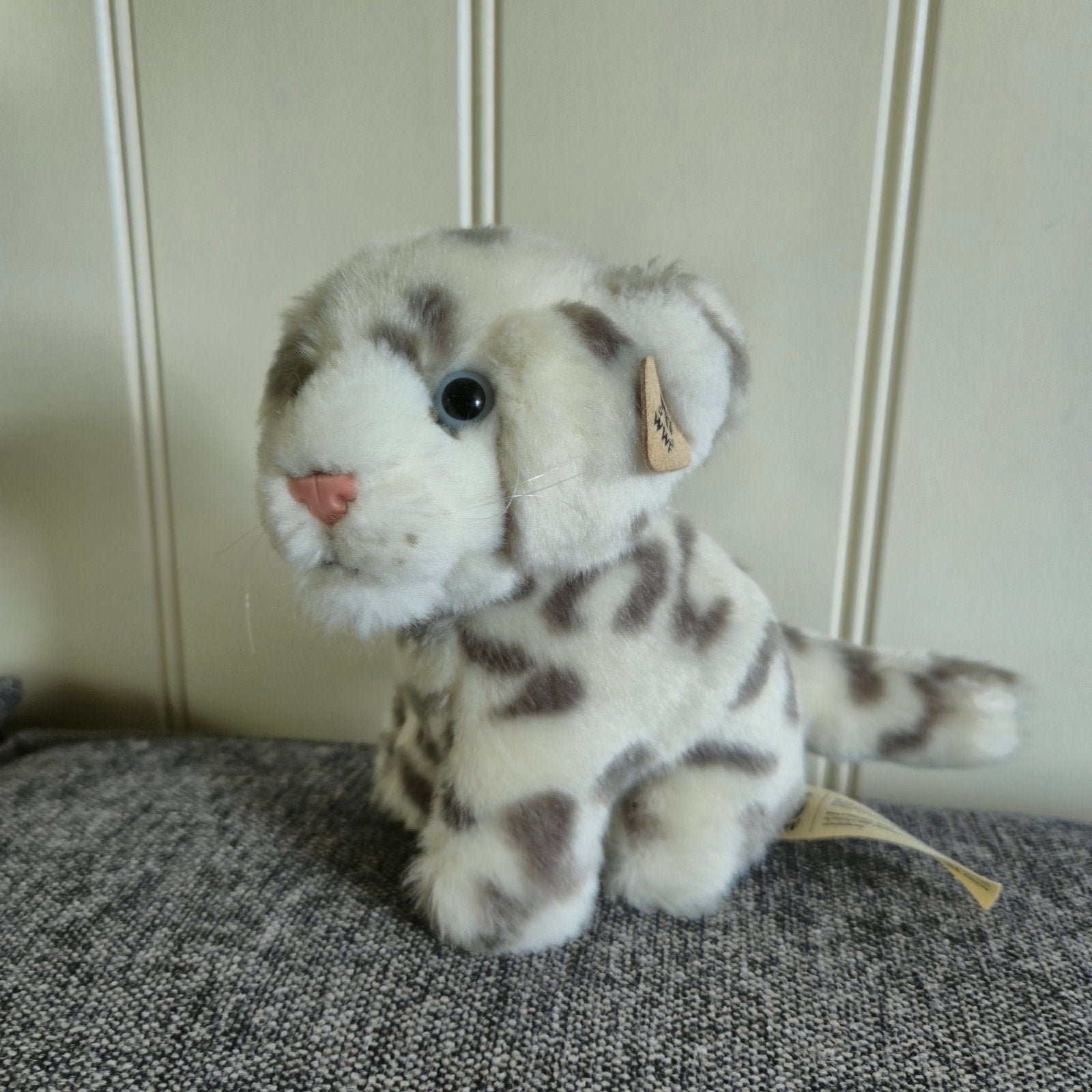 146.  Schattige sneeuwluipaard knuffel met label, Gebruikt, Overige merken, Overige karakters, Overige typen