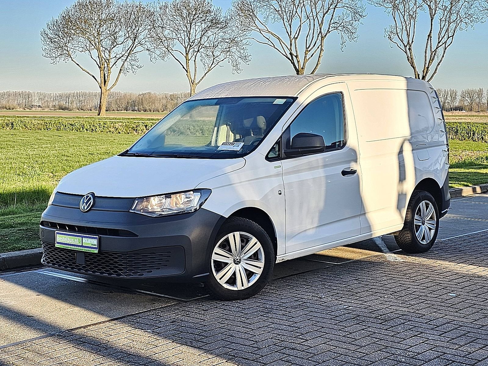 Volkswagen Caddy 2.0 TDI L1H1 airco, navi, pdc, zijdeur, tre, Voorwielaandrijving, Stof, Gebruikt, Zwart