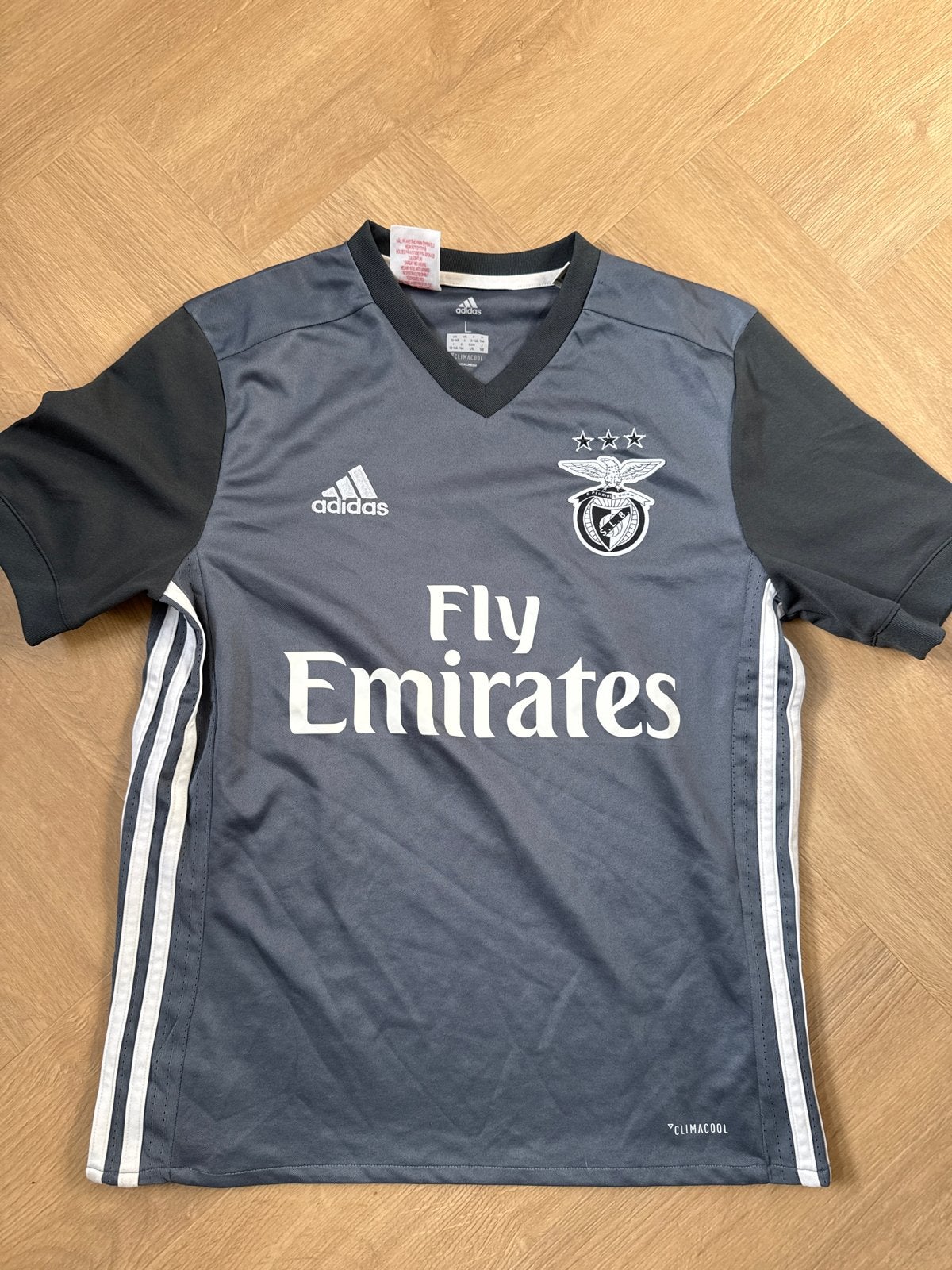 Benfica voetbalshirt Adidas maat 164 - Zo goed als nieuw, Kinderen en Baby's, Ophalen of Verzenden, Zo goed als nieuw, Jongen