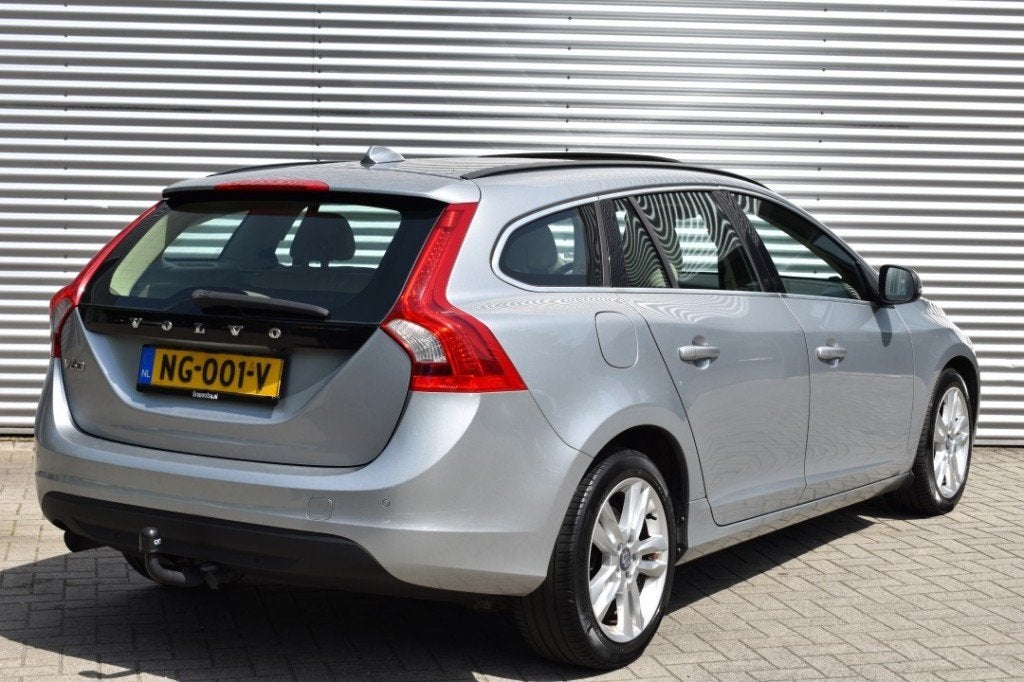 Volvo V60 2.0 D3 HG6 / LEDER / SCHUIFDAK / LEDER / EL. STOEL, Auto's, Volvo, Voorwielaandrijving, 136 pk, 1984 cc, USB