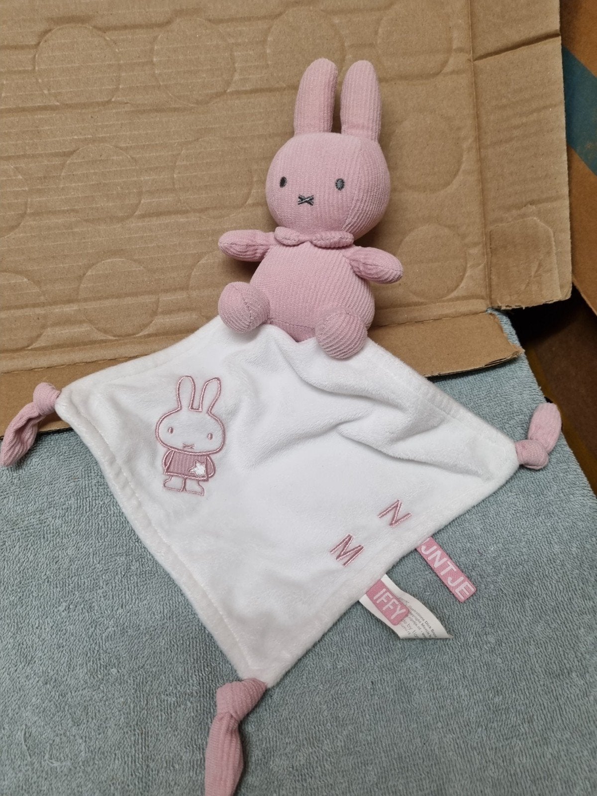nijntje knuffel doekje roze rib nr 19, Ophalen of Verzenden, Zo goed als nieuw, Konijn