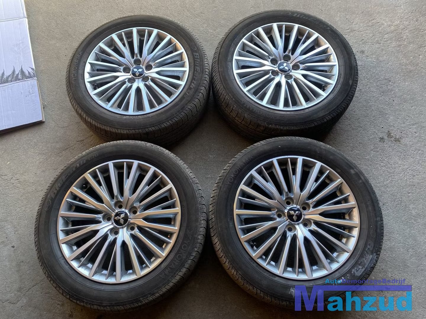 MITSUBISHI OUTLANDER PHEV 2020 velgen banden 18 inch 5x114.3, Auto-onderdelen, Info@mitsubishi-motors.com, Gebruikt, Mitsubishi Motors Corporation