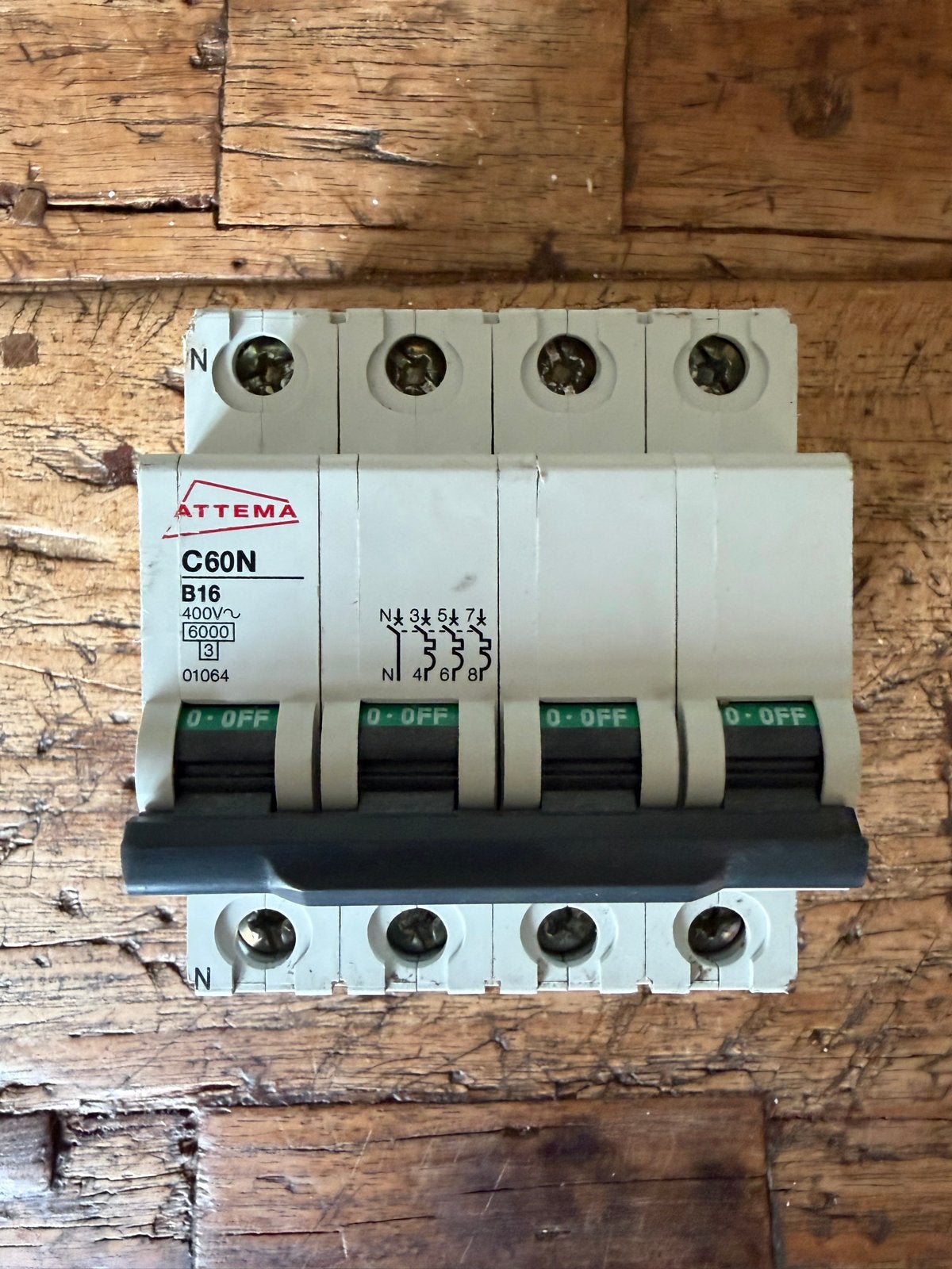 Attema C60N B16 400V Installatieautomaat, Ophalen of Verzenden, Gebruikt, Attema, Installatieautomaat