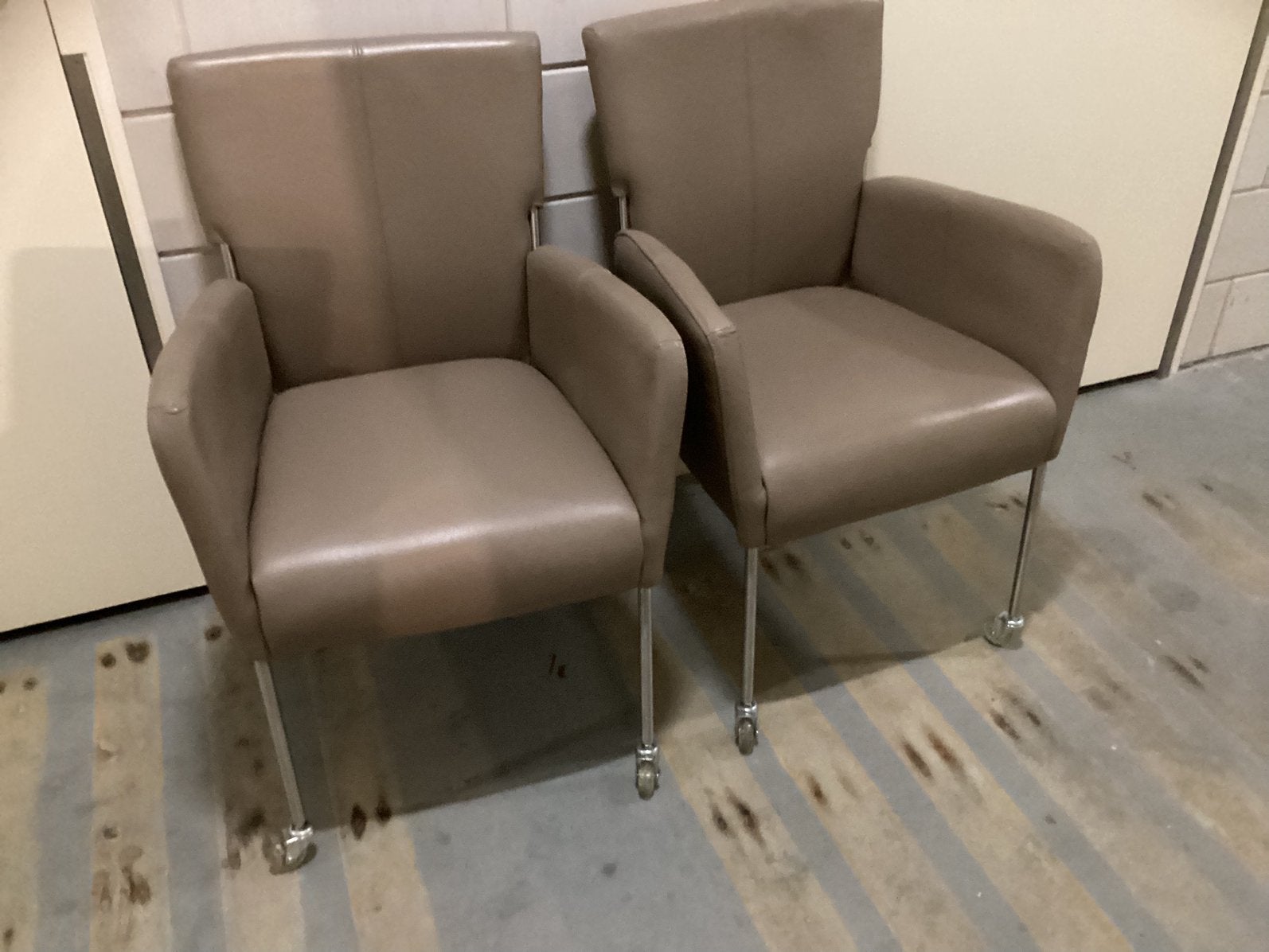 Twee leren eetkamerstoelen, Gebruikt, Twee, Overige kleuren, Leer