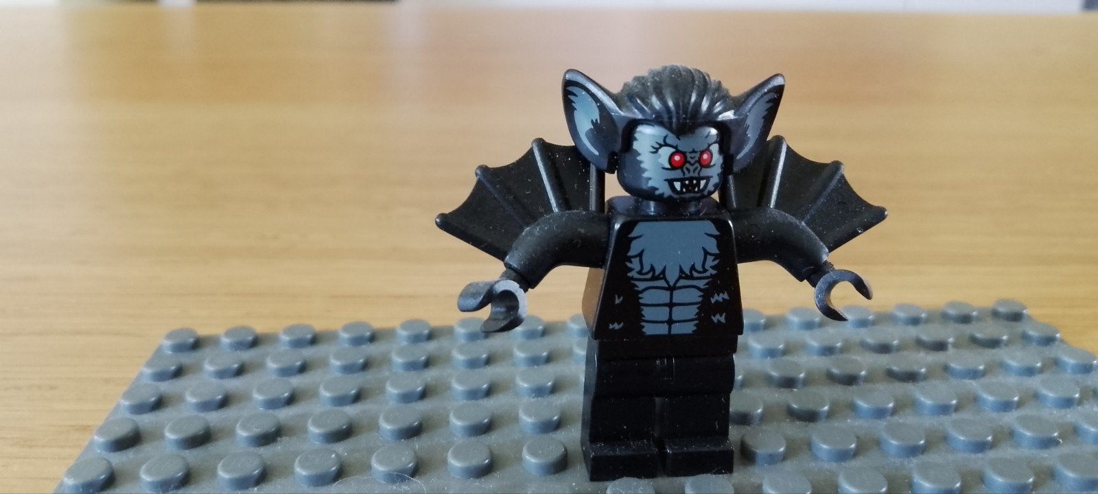 Lego minifiguur vleermuis - Zo goed als nieuw, Kinderen en Baby's, Speelgoed | Duplo en Lego, Lego, Ophalen of Verzenden, Zo goed als nieuw