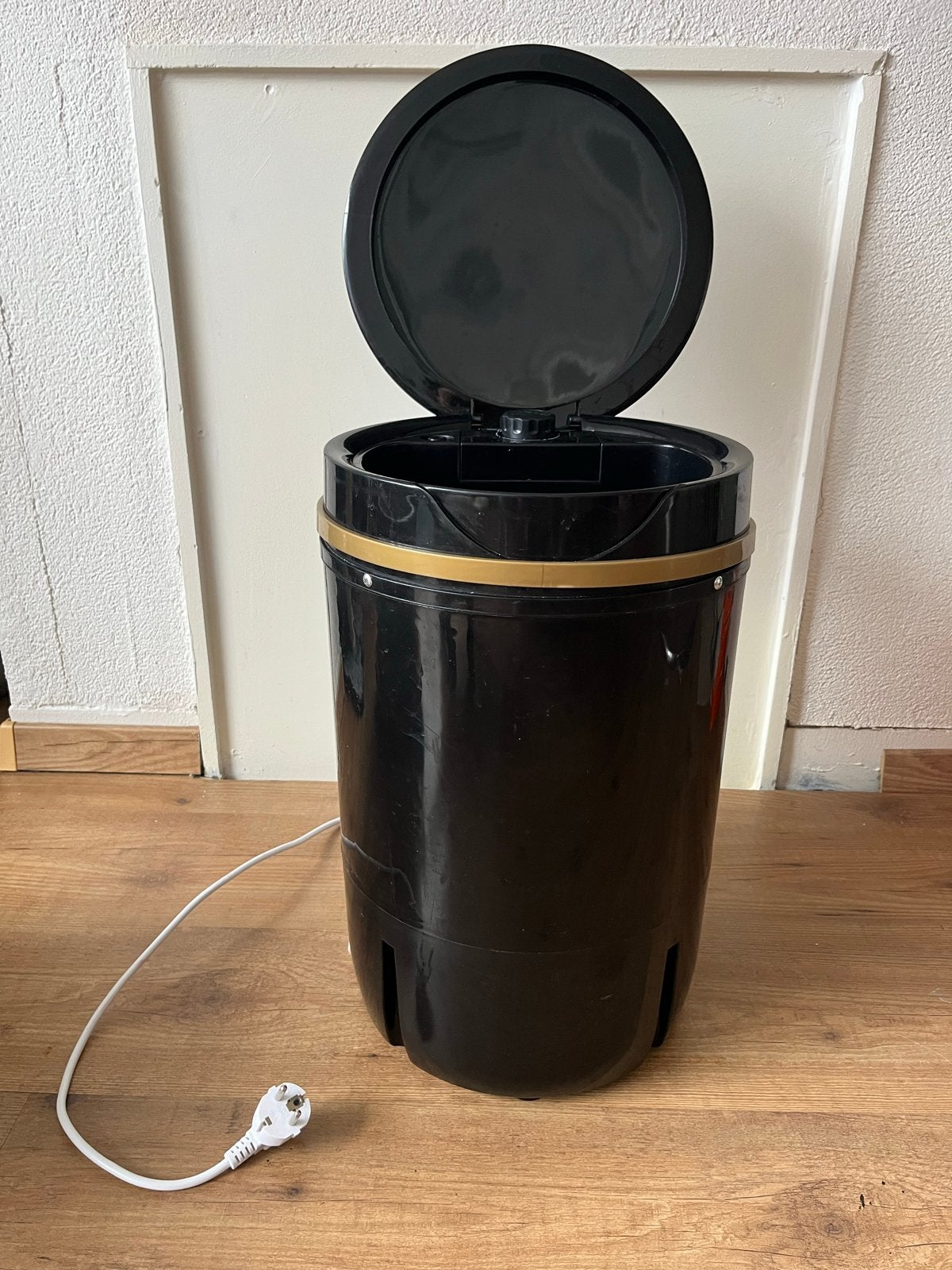 Compacte Mini Wasmachine - Ideaal voor kleine ruimtes, Witgoed en Apparatuur, Ophalen, Minder dan 4 kg, Bovenlader, 85 tot 90 cm