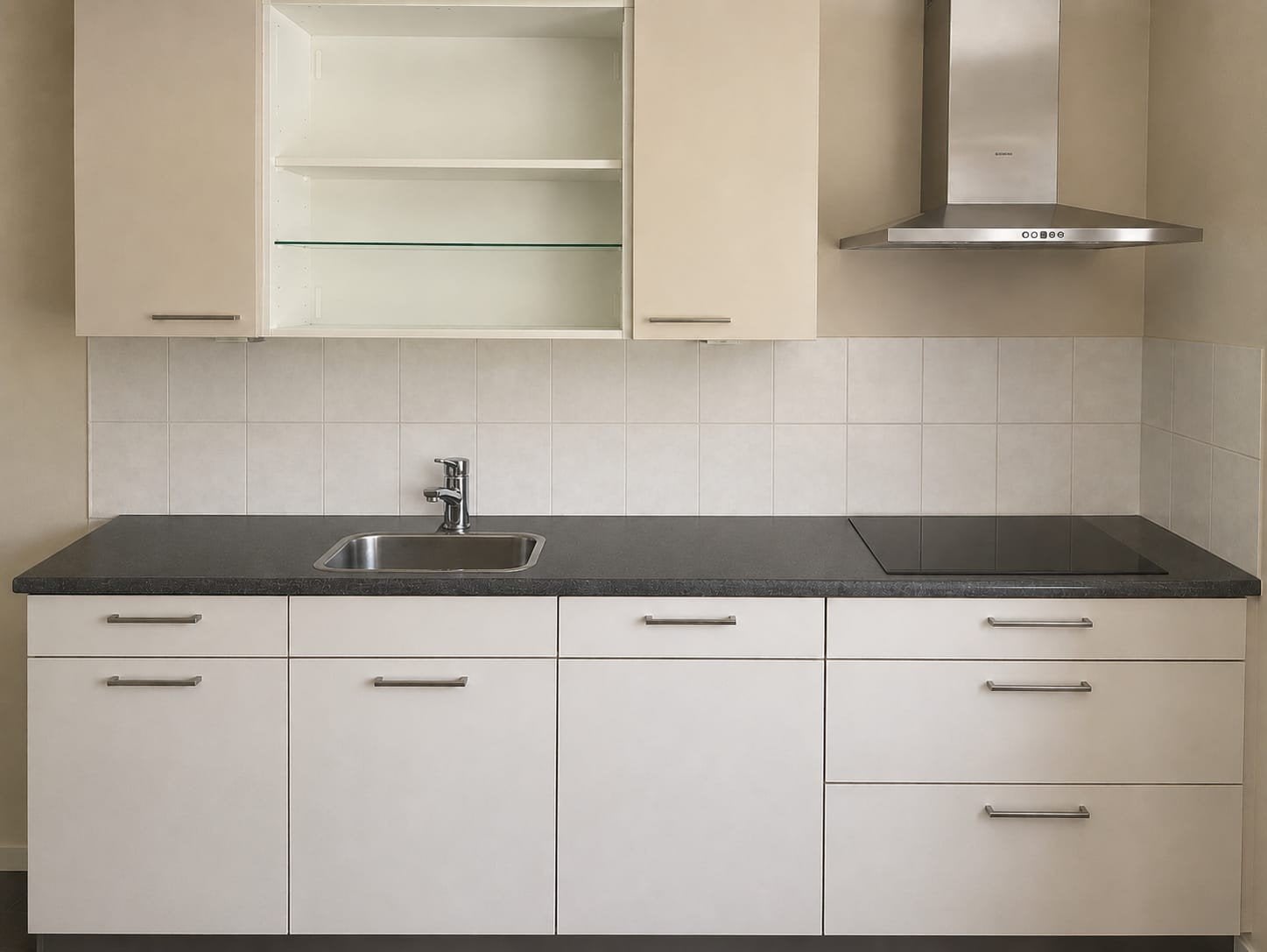 Moderne keuken met Siemens en Bosch inbouwapparatuur, Witgoed en Apparatuur, Ophalen, Oven, Siemens, Zo goed als nieuw