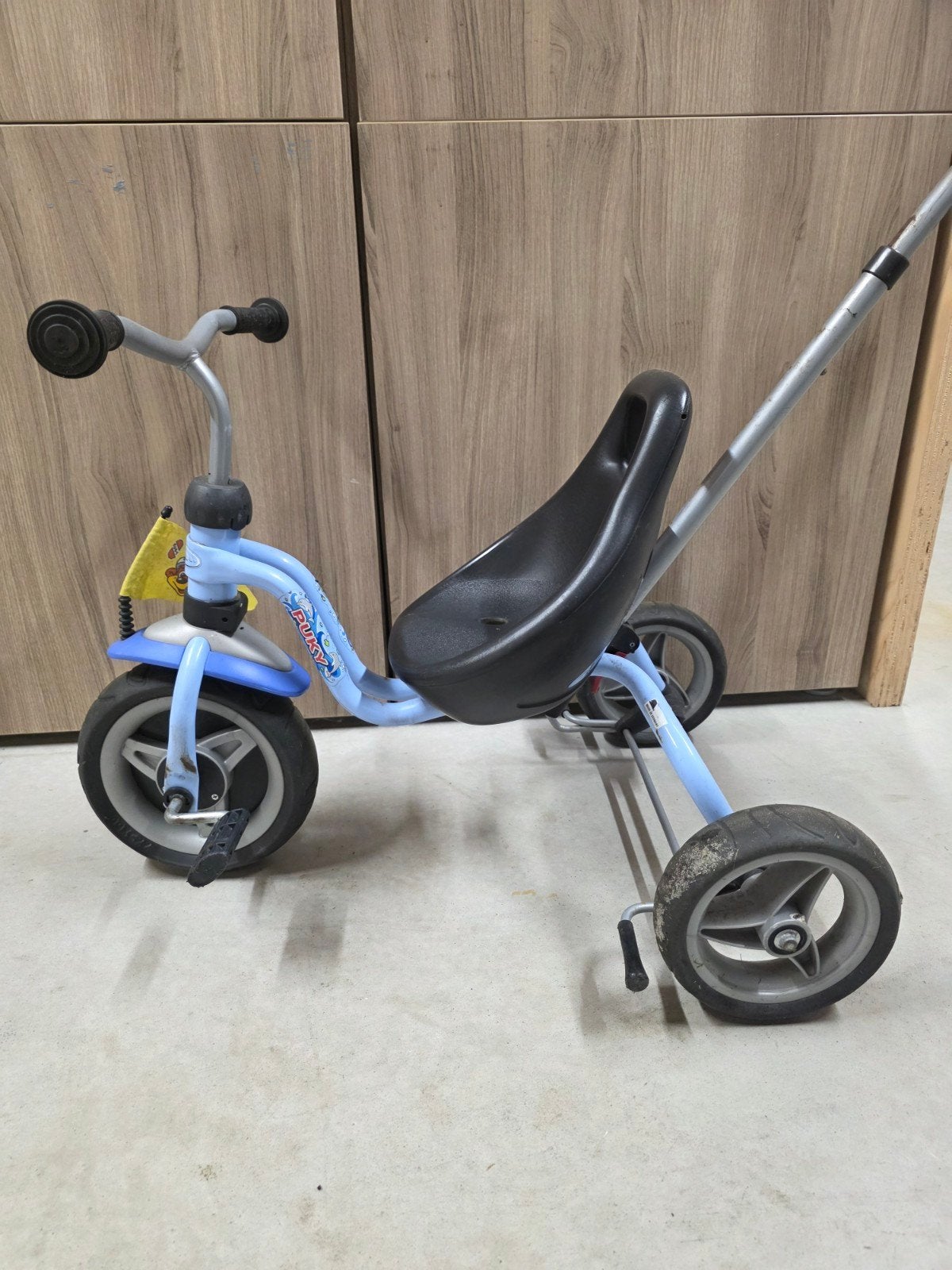 Puky driewieler met duwstang - Blauw, Fietsen en Brommers, Ophalen, Gebruikt, Velgrem, Puky