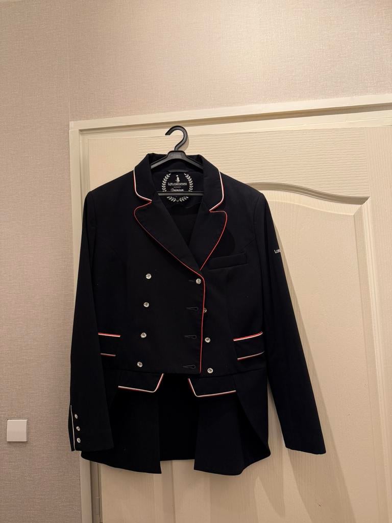 Lotus romeo wedstrijdjasje, Dieren en Toebehoren, Paardrijkleding, Ophalen of Verzenden, Zo goed als nieuw, Dressuur, Bovenkleding