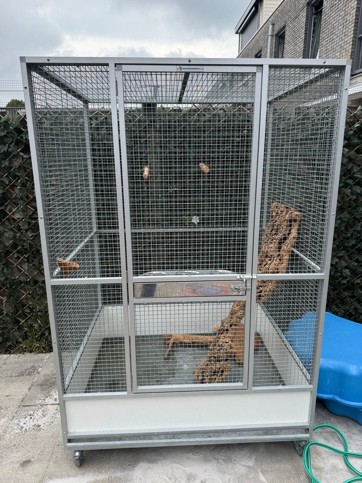 Mooie goed uitziende voliere te koop, Ophalen, Zo goed als nieuw, Aluminium, Volière