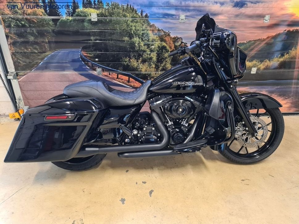 HARLEY-DAVIDSON STREET GLIDE FLHX (bj 2010), 2 cilinders, HARLEY-DAVIDSON, Bedrijf, Onbekend