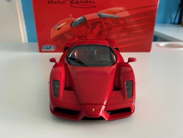 FERRARI ENZO 1:18 BBR, Ophalen of Verzenden, Zo goed als nieuw, Auto, Overige merken