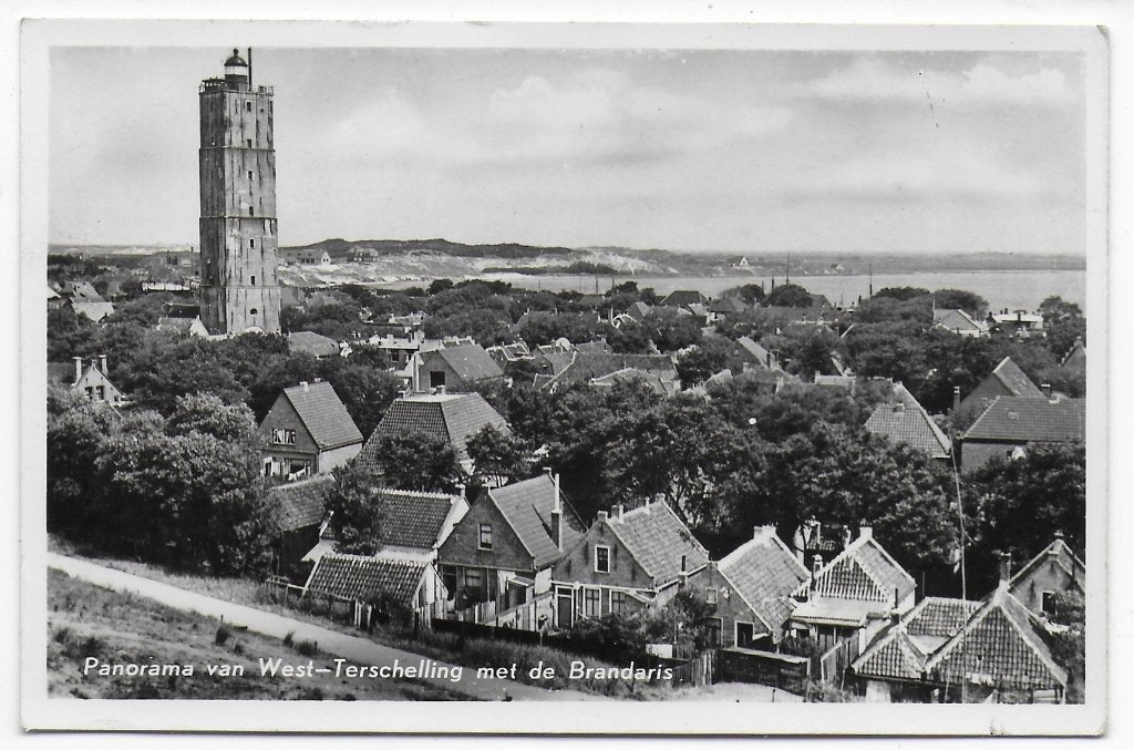 West Terschelling Ansichtkaart uit 1955 (B7471 ), Ophalen of Verzenden, 1940 tot 1960, Gelopen, Waddeneilanden