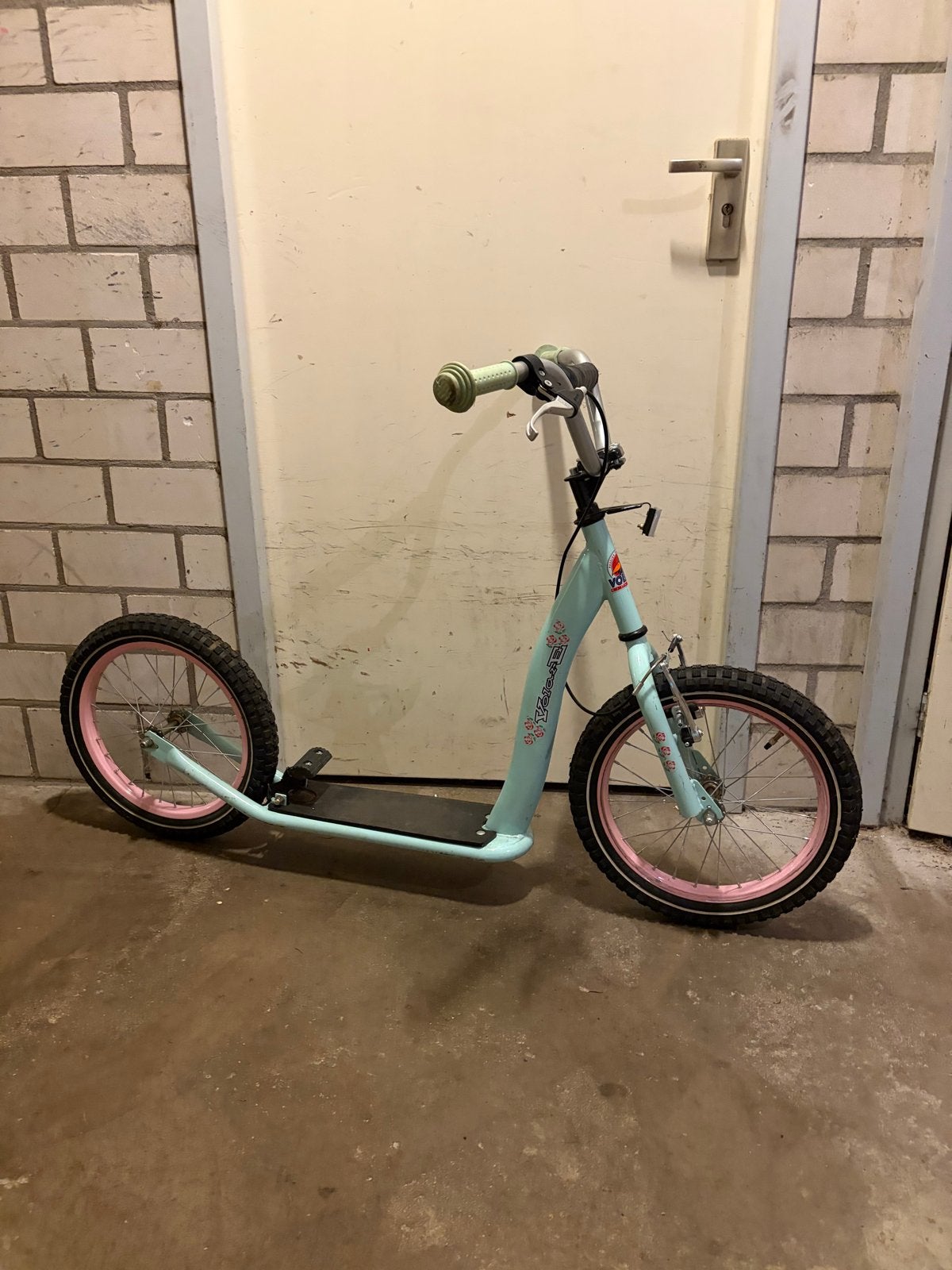 Kinderstep Volare met luchtbanden - Zo goed als nieuw, Fietsen en Brommers, Steps, Ophalen, Zo goed als nieuw, Gewone step