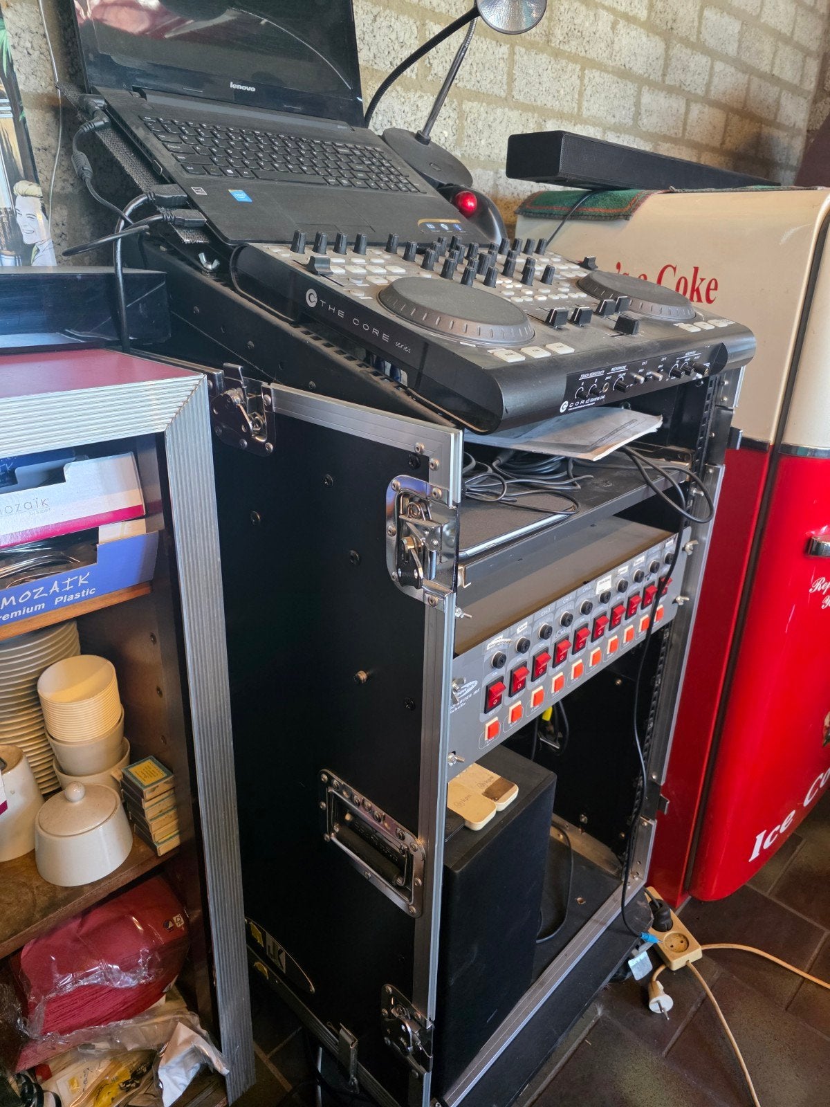 TComplete Drive-In DJ Set + SkyTec speakers, Ophalen, Audio